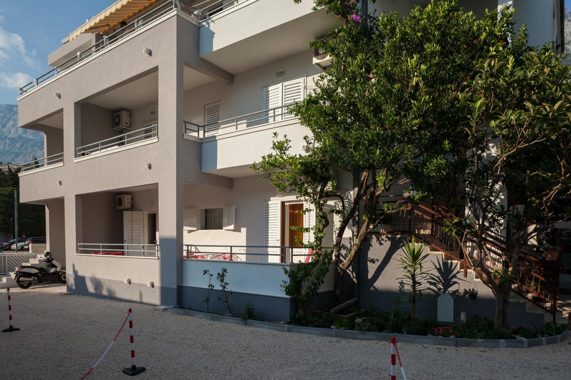 Beach Marin Makarska Exterior photo