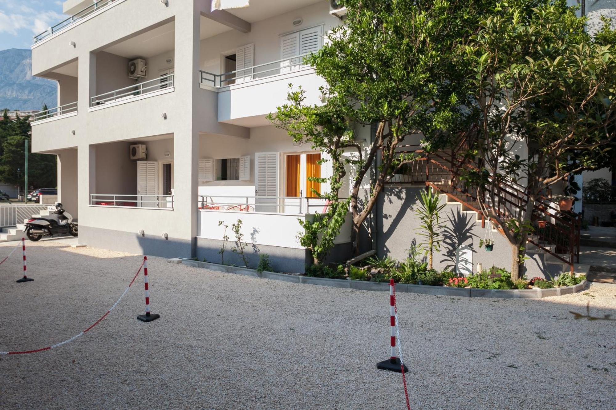 Beach Marin Makarska Exterior photo